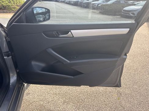 Used 2013 Volkswagen Passat 2.5 SE image 14