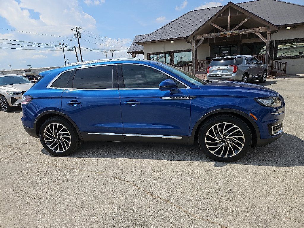 Used 2020 Lincoln Nautilus Reserve w/ Equipment Group 201A FWD image 9