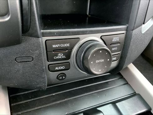 Used 2014 Honda Pilot Touring image 33