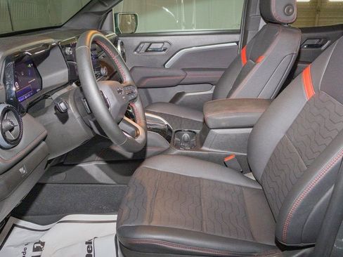 Certified 2024 Chevrolet Colorado Z71 w/ Z71 Convenience Package 2 image 13