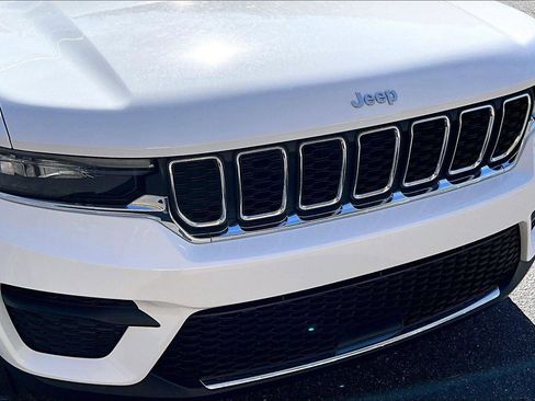 Used 2025 Jeep Grand Cherokee Laredo w/ Luxury Tech Group I image 29