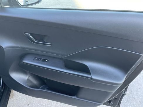 Used 2025 Hyundai Kona SEL image 16