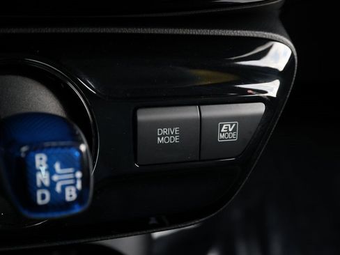 Certified 2022 Toyota Prius XLE w/ Advanced Technology Package image 25