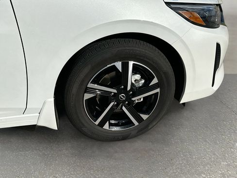 Used 2025 Nissan Sentra SV w/ Lighting Package image 27