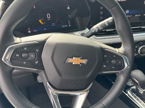 Used 2024 Chevrolet Trax LT w/ Driver Confidence Package FWD image 16