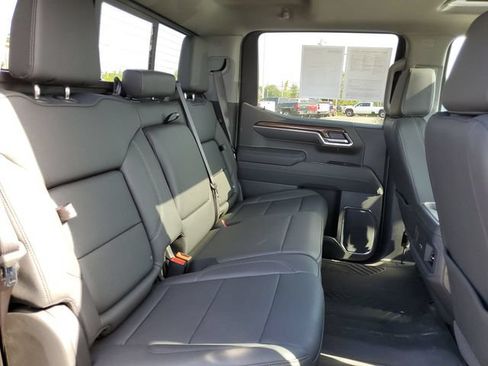 Used 2026 Chevrolet Silverado 1500 LT Trail Boss w/ LT Trail Boss Premium Package AWD/4WD image 28