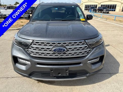 Used 2022 Ford Explorer Limited w/ Equipment Group 301A RWD image 2