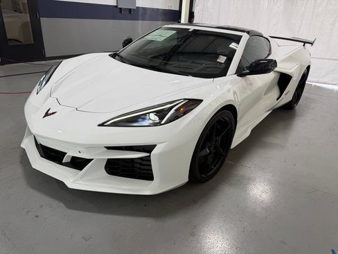 New 2026 Chevrolet Corvette E-Ray w/ ZER Performance Package AWD/4WD image 39