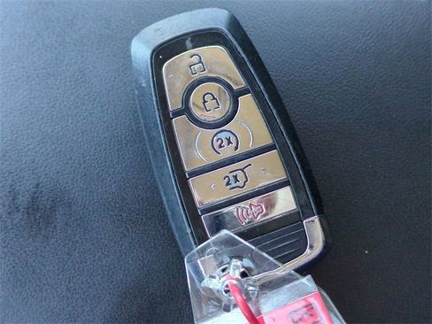 Used 2021 Lincoln Nautilus Reserve image 29