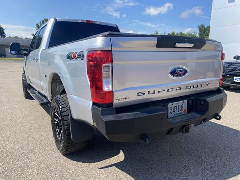 Used 2019 Ford F350 XLT w/ XLT Premium Package AWD/4WD image 8