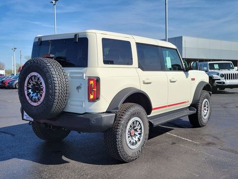 New 2026 Ford Bronco Outer Banks image 4