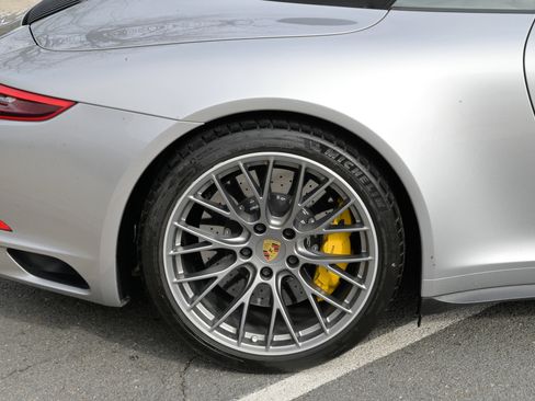 Used 2017 Porsche 911 Carrera 4S image 11