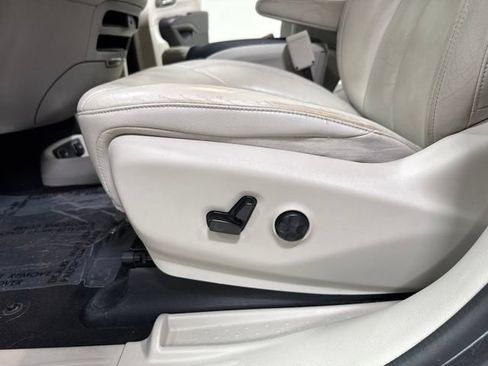 Used 2017 Chrysler Pacifica Touring-L FWD image 6