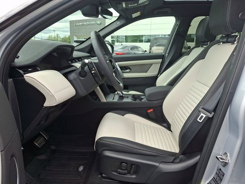 New 2025 Land Rover Discovery Sport Dynamic SE AWD/4WD image 10