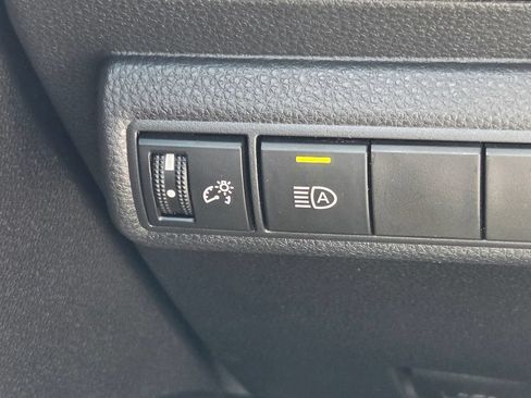 Used 2022 Toyota Corolla SE FWD image 33