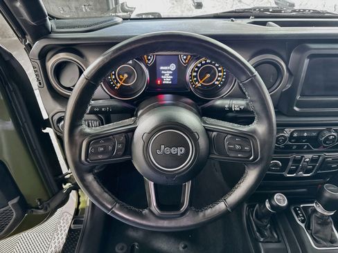 Used 2022 Jeep Gladiator Sport AWD/4WD image 14