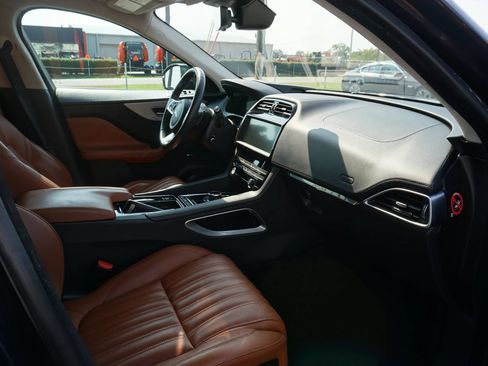 Used 2019 Jaguar F-PACE Portfolio AWD/4WD image 26