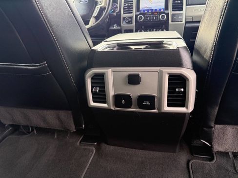 Used 2020 Ford F450 Lariat w/ Lariat Ultimate Package AWD/4WD image 43