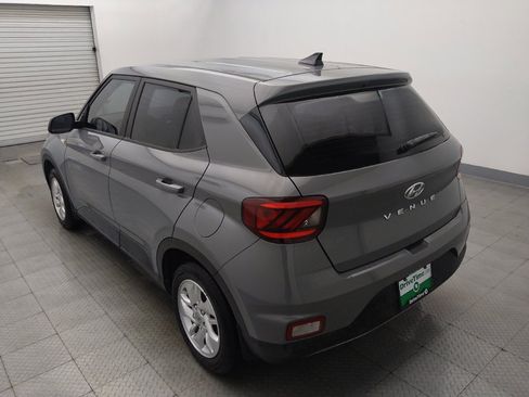 Used 2022 Hyundai Venue SE FWD image 5
