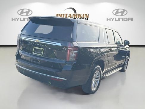 Used 2024 Chevrolet Suburban LT RWD image 5