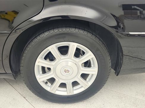 Used 2011 Cadillac DTS image 26