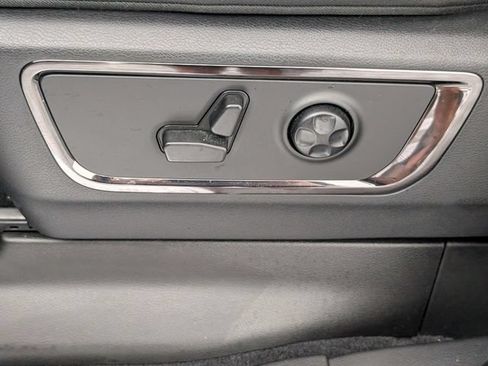 Used 2025 RAM 1500 Limited AWD/4WD image 13