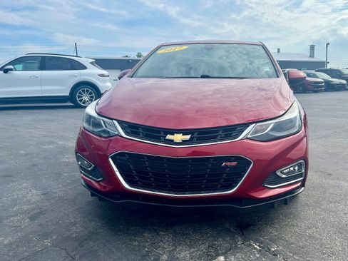 Used 2017 Chevrolet Cruze LT w/ Sun And Sound Package FWD image 2