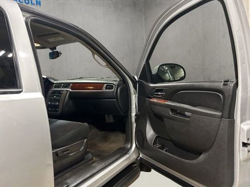 Used 2014 GMC Yukon XL SLE AWD/4WD image 18