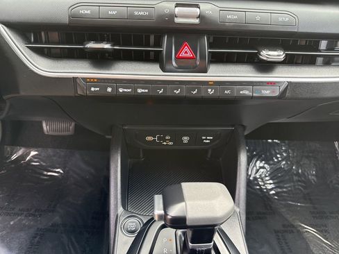 Used 2025 Kia K4 LXS image 24