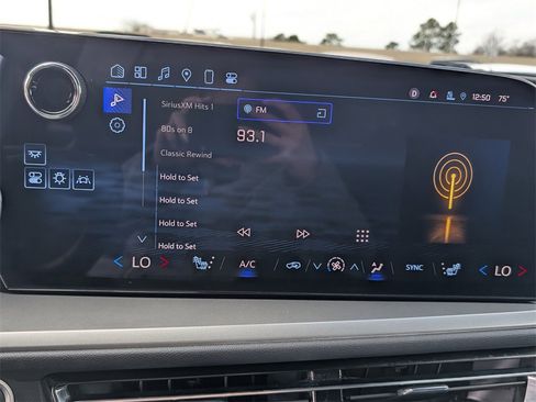 Used 2024 Chevrolet Traverse LT image 15