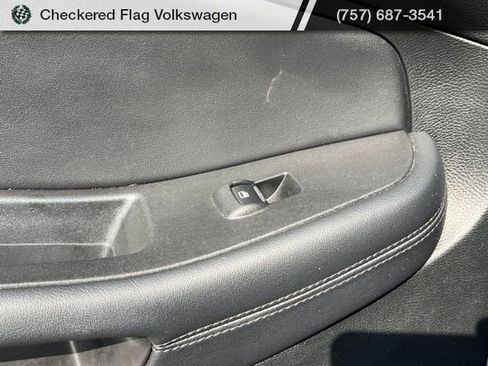 Used 2024 Ford Edge SEL image 25