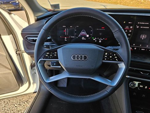 New 2025 Audi Q5 Premium Plus AWD/4WD image 10