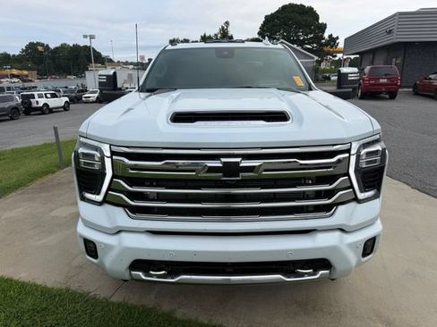 Used 2026 Chevrolet Silverado 3500 High Country w/ High Country Premium Package AWD/4WD image 3
