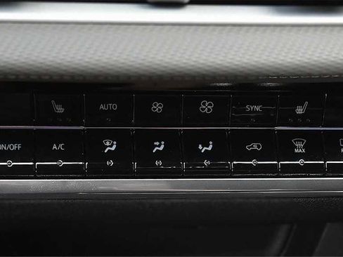 Used 2025 Chevrolet Equinox LT w/ Convenience Package II AWD/4WD image 19