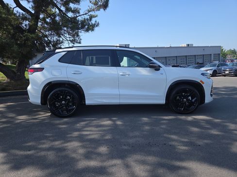 New 2026 Volkswagen Tiguan SE R-Line FWD image 2