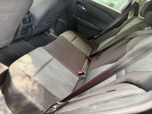 Used 2025 Nissan Rogue SV FWD image 27