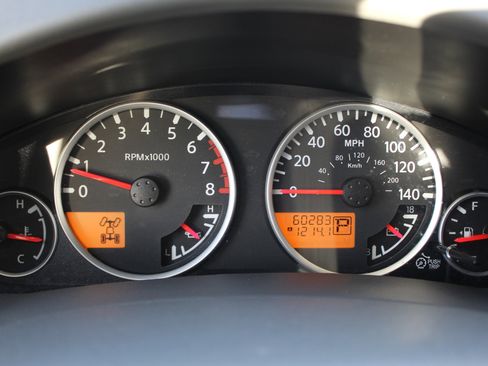 Used 2012 Nissan Frontier PRO-4X image 26