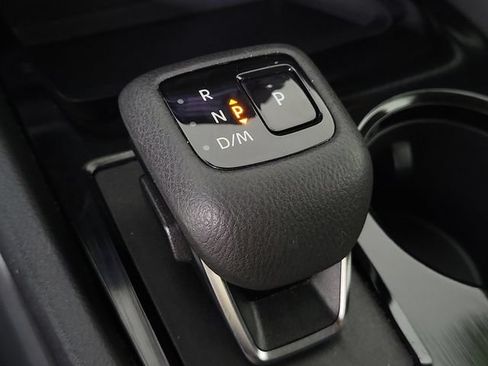 Used 2024 Nissan Rogue SV FWD image 33