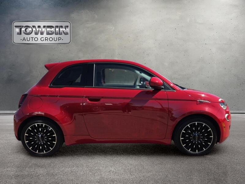 Used 2024 FIAT 500 e (RED) FWD image 3