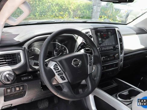 Used 2020 Nissan Titan SV w/ SV Convenience Package image 16