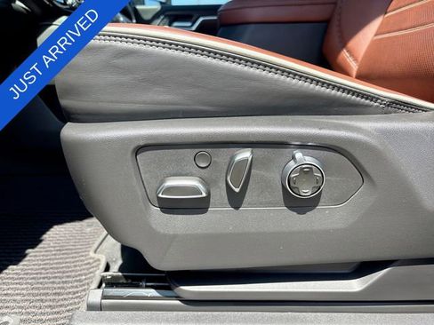 Used 2025 GMC Sierra 2500 Denali Ultimate AWD/4WD image 12