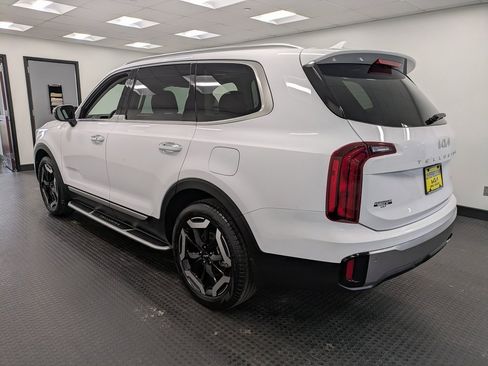 Used 2025 Kia Telluride S image 6