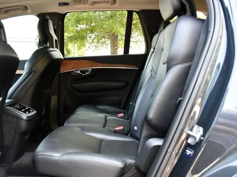 Used 2021 Volvo XC90 T6 Momentum w/ Advanced Package AWD/4WD image 15