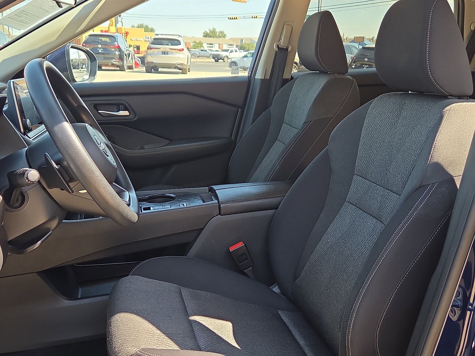Used 2024 Nissan Rogue SV FWD image 10