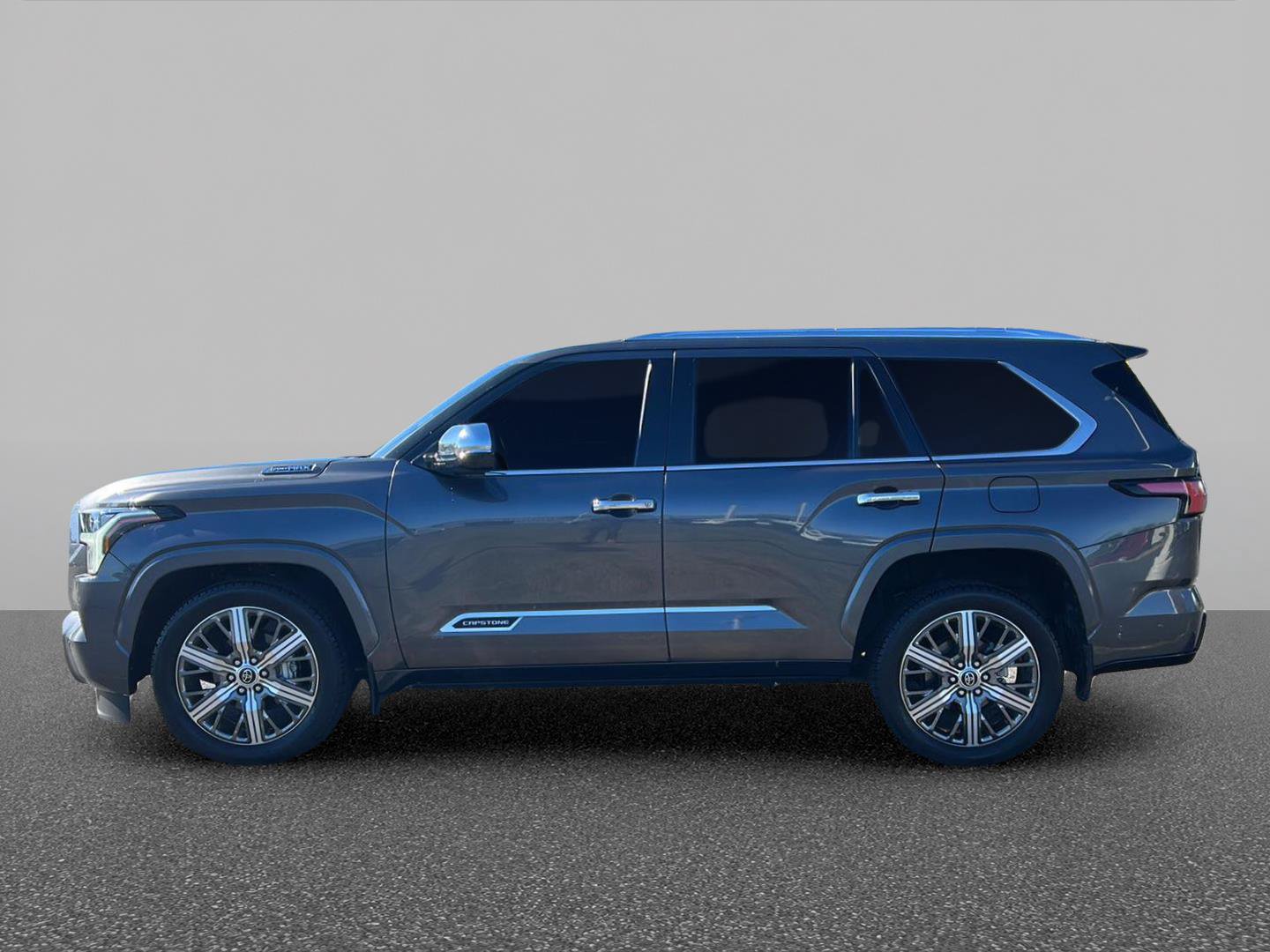 Used 2023 Toyota Sequoia Capstone AWD/4WD image 2