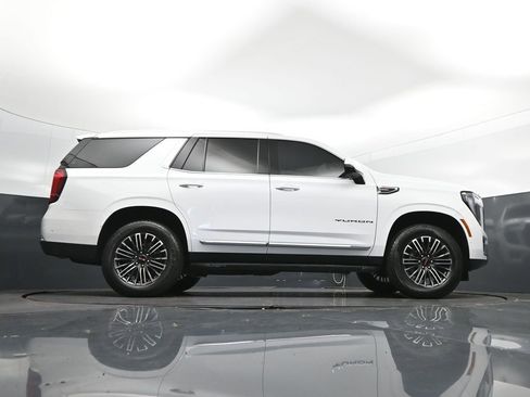 Used 2025 GMC Yukon Elevation w/ LPO, Elevation Black Package AWD/4WD image 45