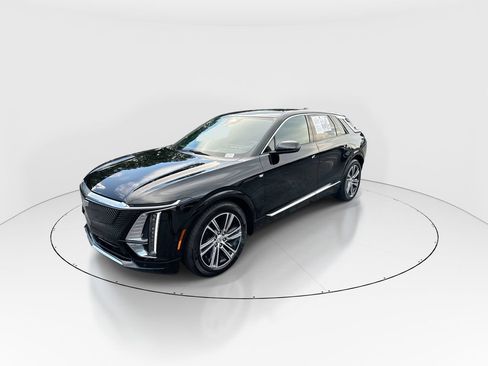 Used 2025 Cadillac Lyriq Luxury RWD image 4