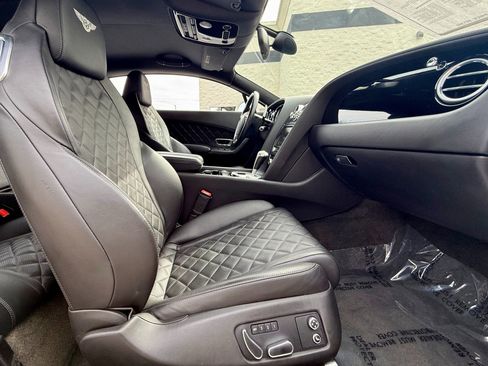 Used 2017 Bentley Continental GT image 9