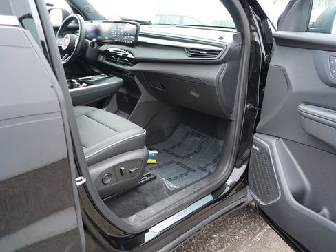 Used 2025 Buick Enclave Preferred image 32