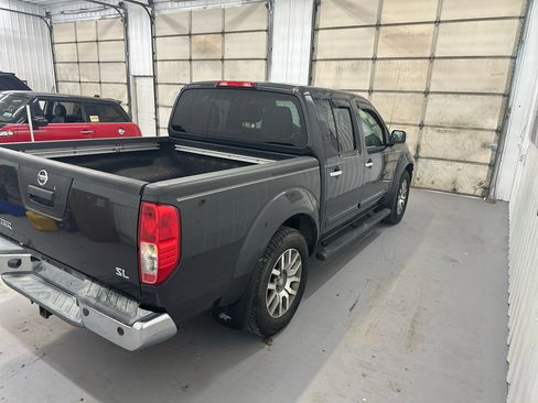 Used 2013 Nissan Frontier SL image 17